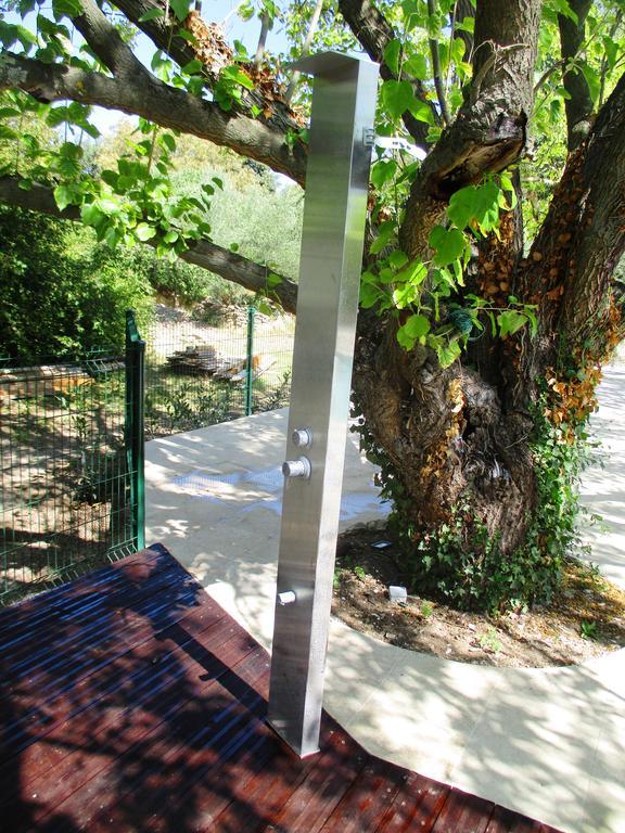 Le Mas Des Lilas Uzès Eksteriør billede