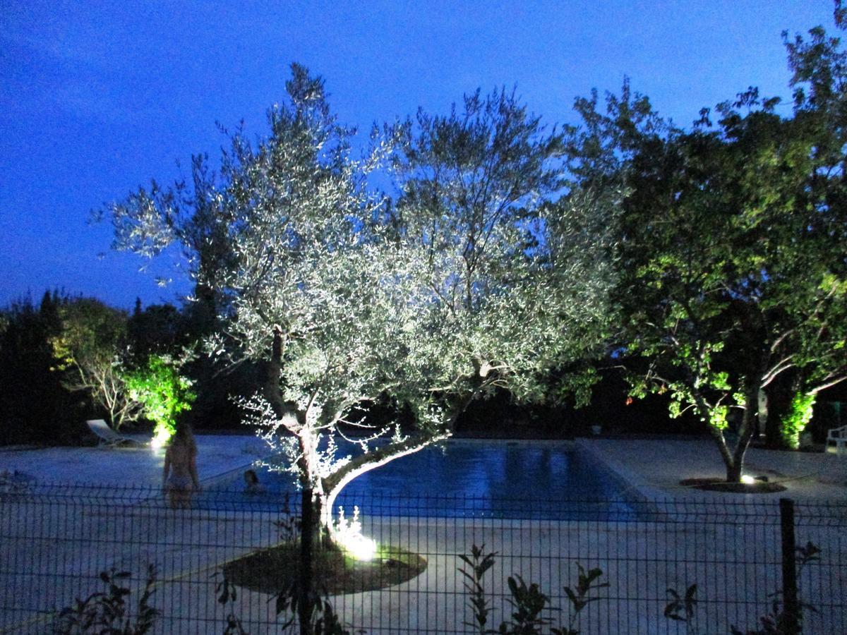 Le Mas Des Lilas Uzès Eksteriør billede